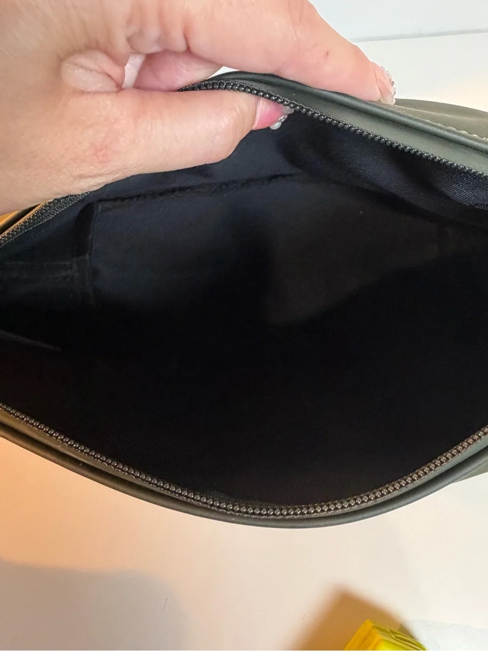 Rains Hilo Weekend Bag Large with Rains Hilo Wash Bag Olive Green